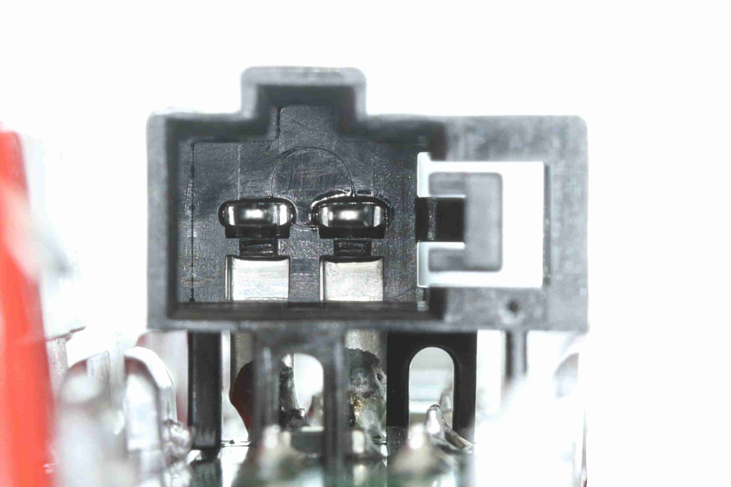 Vemo Derde remlicht V10-84-0075