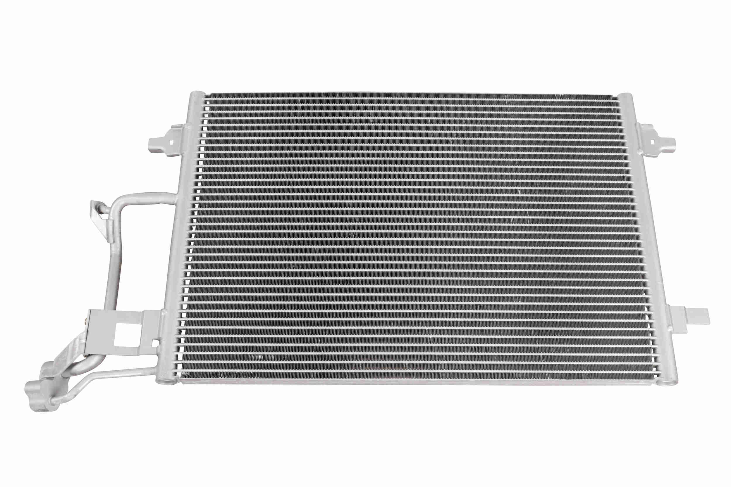 Vemo Condensor, airconditioning V15-62-1045