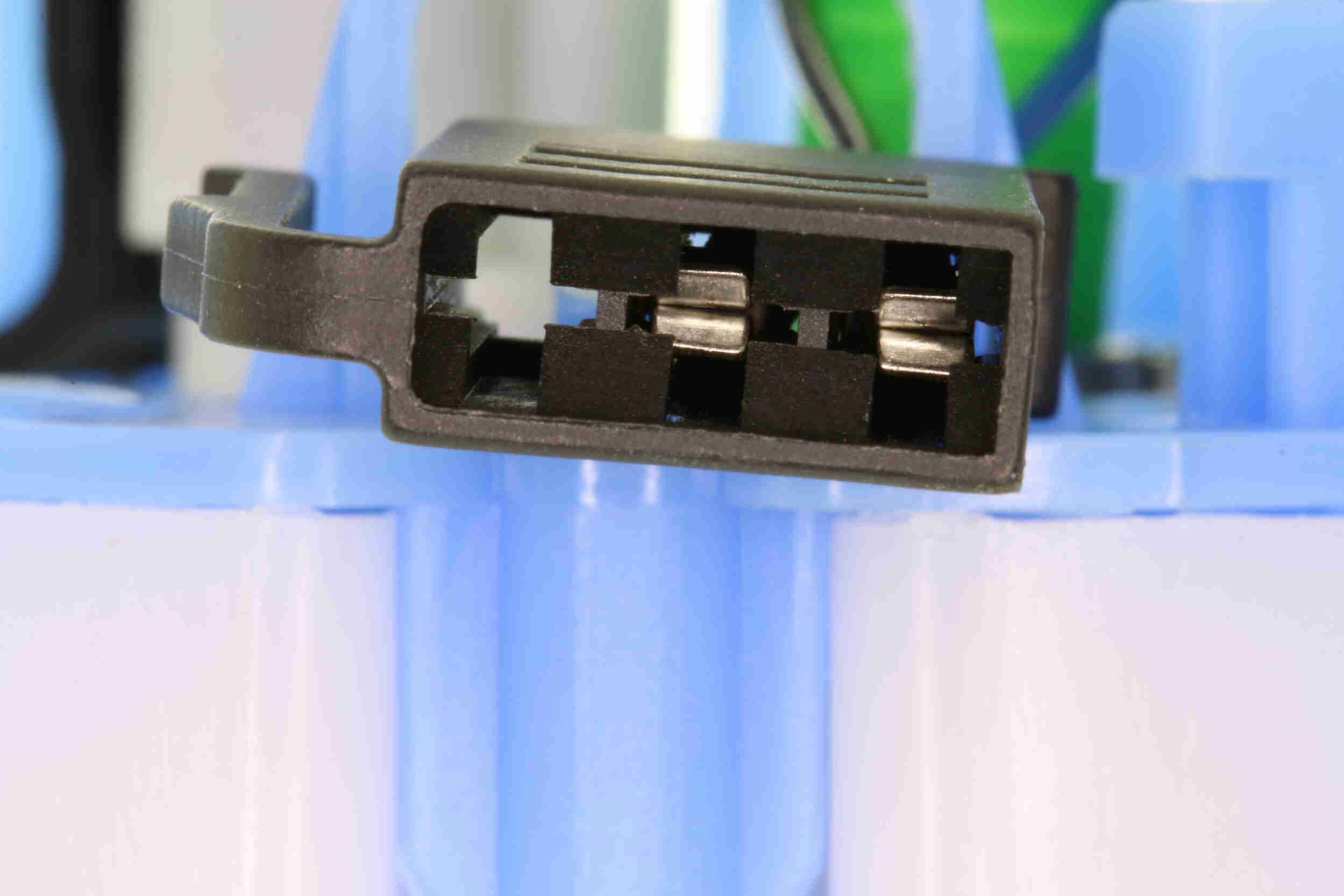 Vemo Brandstof toevoermodule V30-09-0067