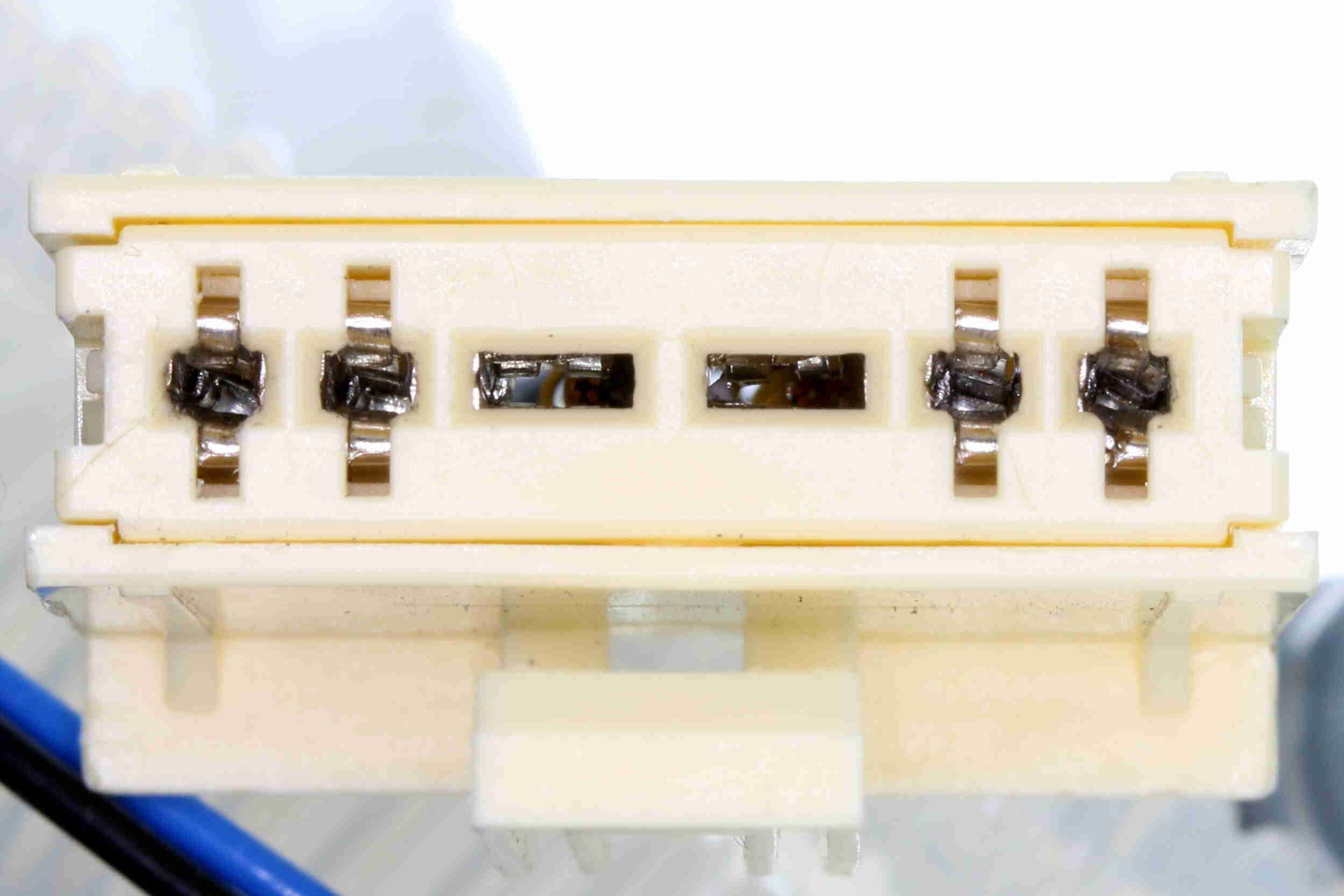 Vemo Brandstoftoevoereenheid V48-09-0009