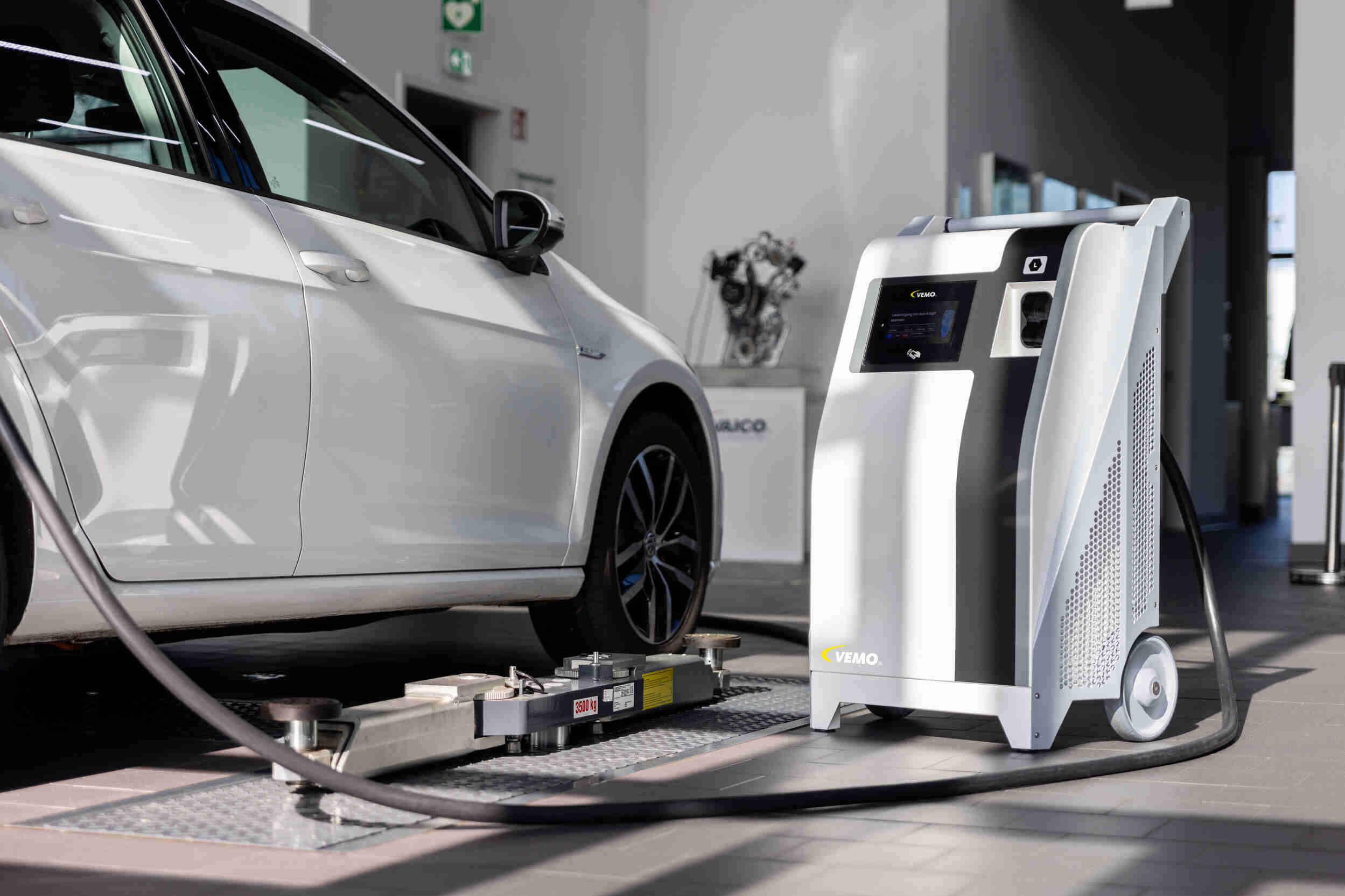 Vemo Oplader, accu V99-27-0016