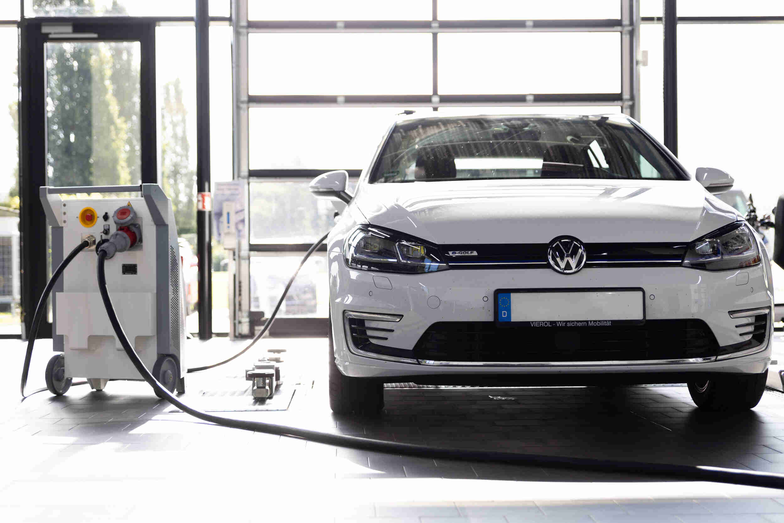 Vemo Oplader, accu V99-27-0016