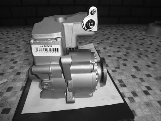 URW Servopomp 32-89536