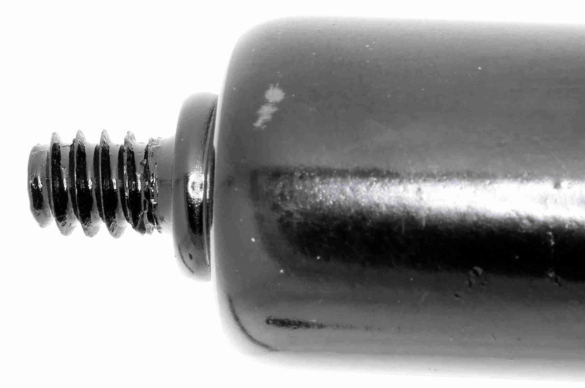 Vaico Gasveer, motorkap V30-2872