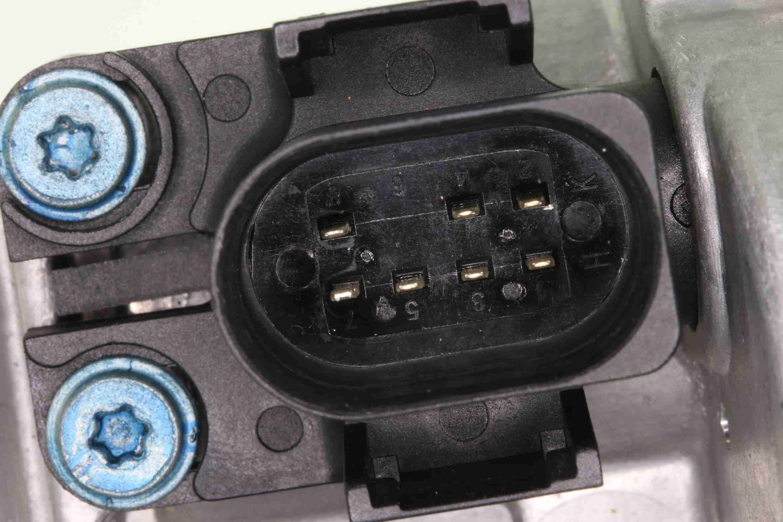 Vemo Gasklephuis V10-81-0017