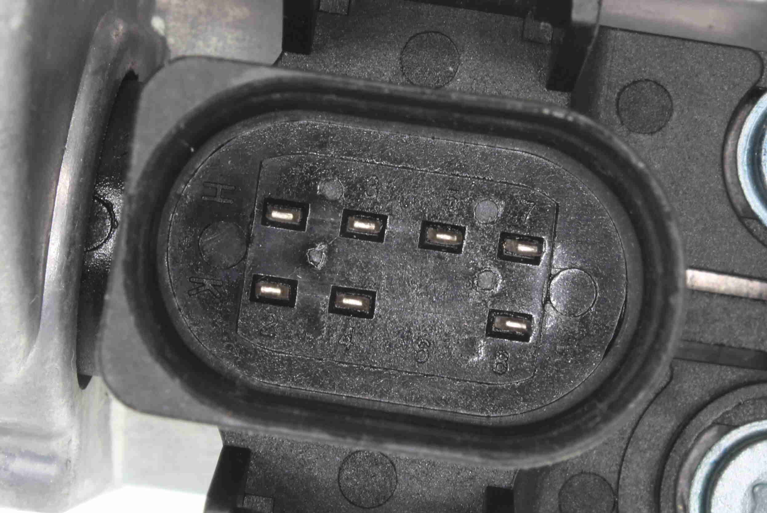 Vemo Gasklephuis V10-81-0100