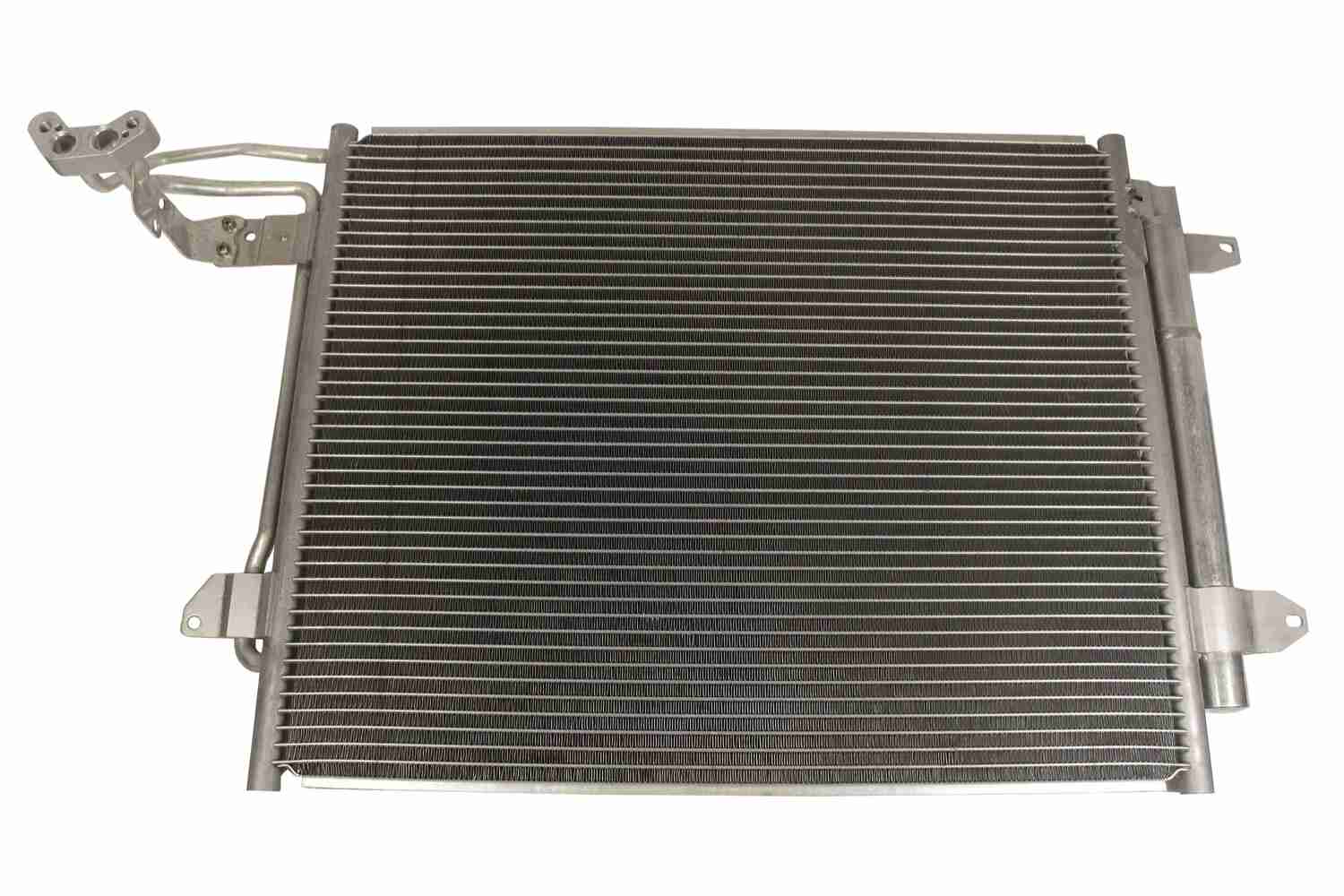 Airco condensor Vemo V15-62-1018