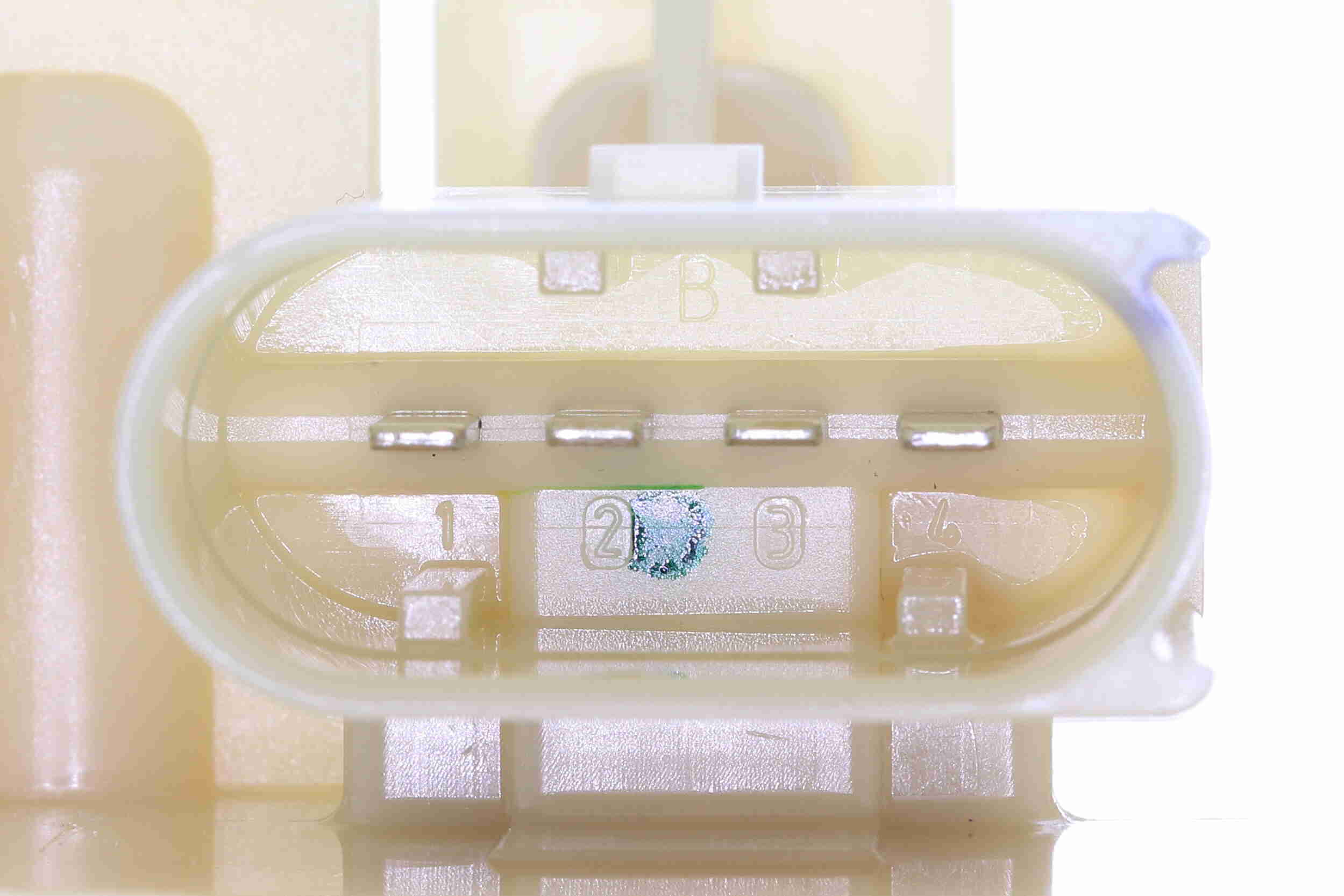 Vemo Brandstof toevoermodule V30-09-0085