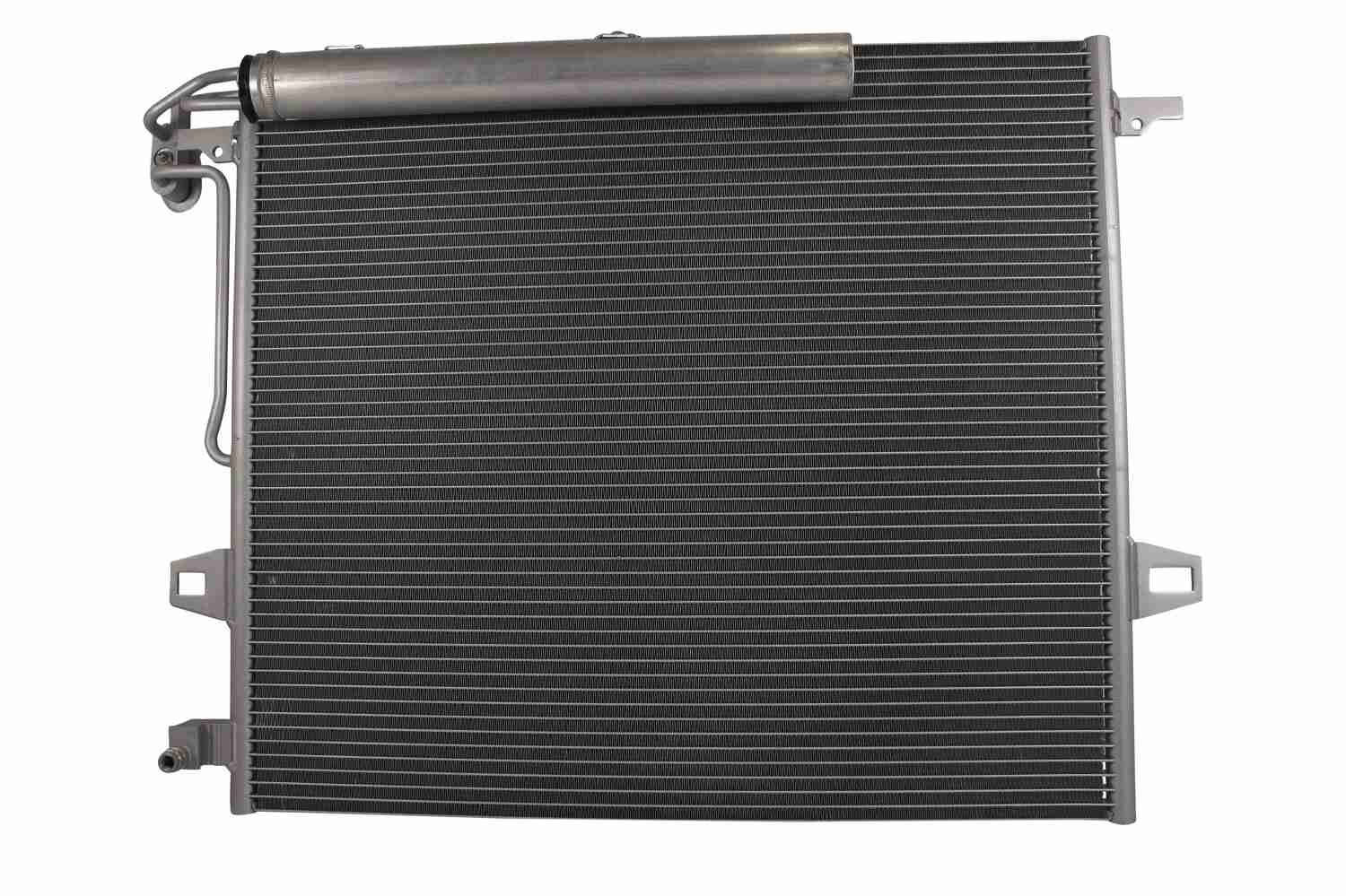 Airco condensor Vemo V30-62-1047