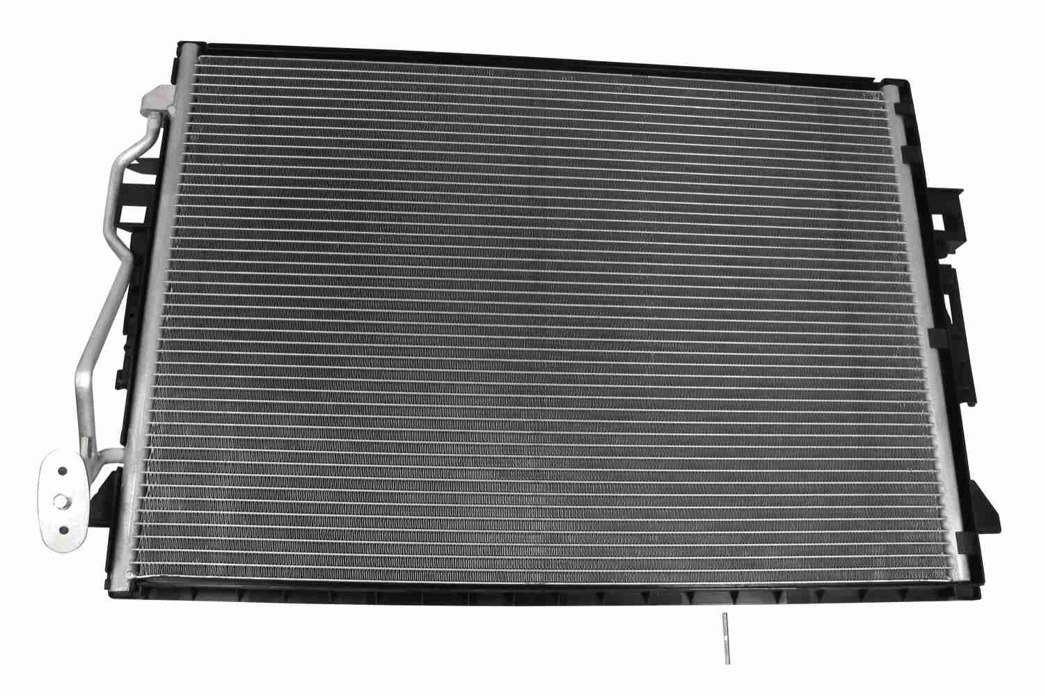 Airco condensor Vemo V30-62-1049