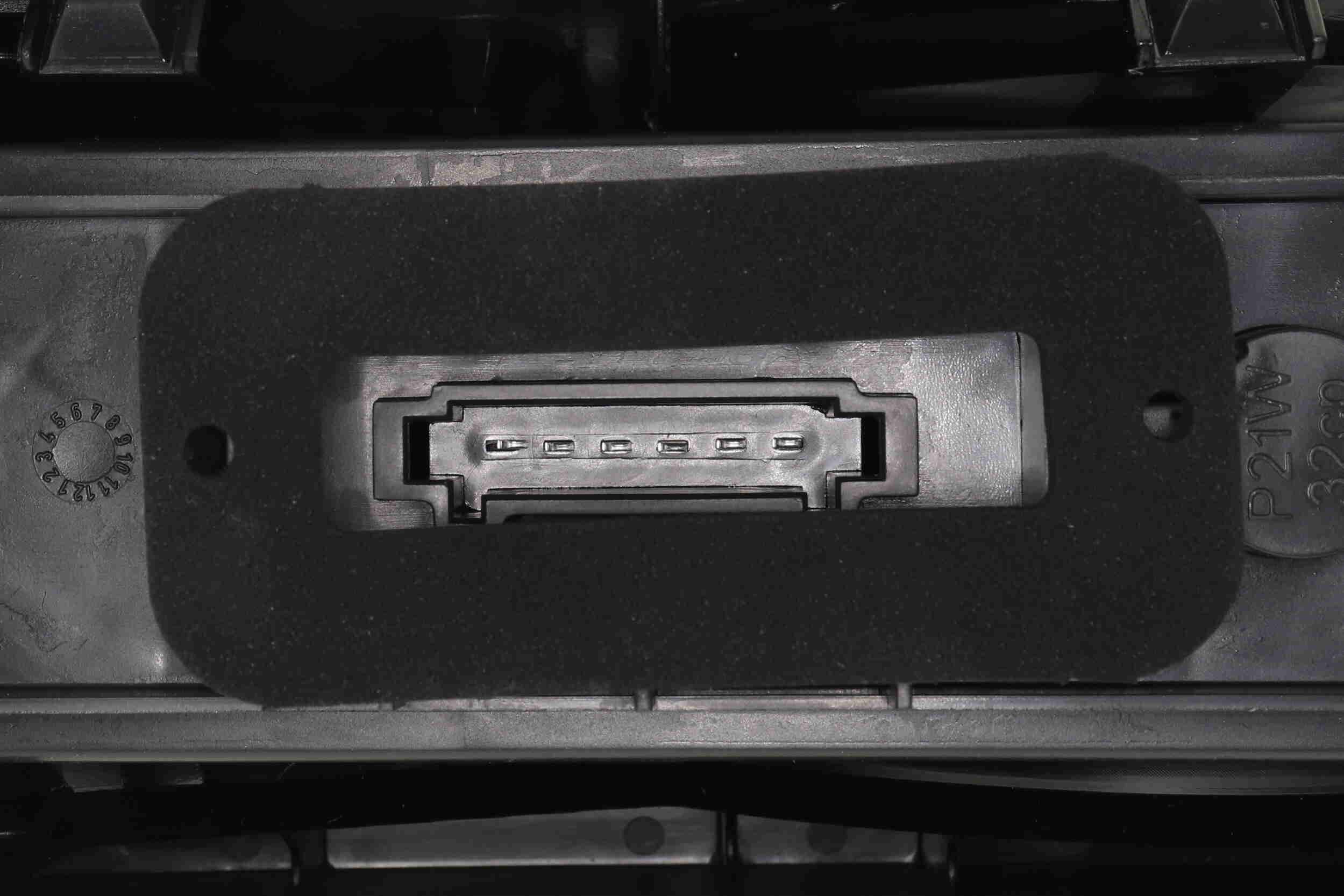 Vemo Achterlicht V30-78-0064