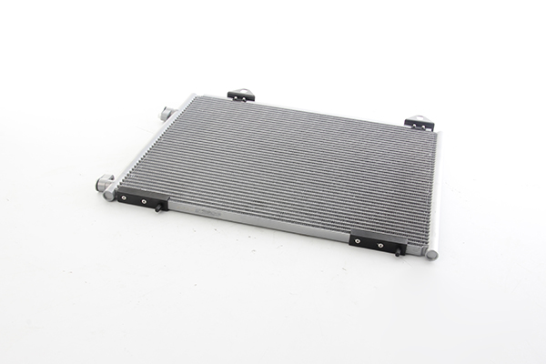 Airco condensor BSG BSG 15-525-030 Airco condensor BSG BSG 15-525-030