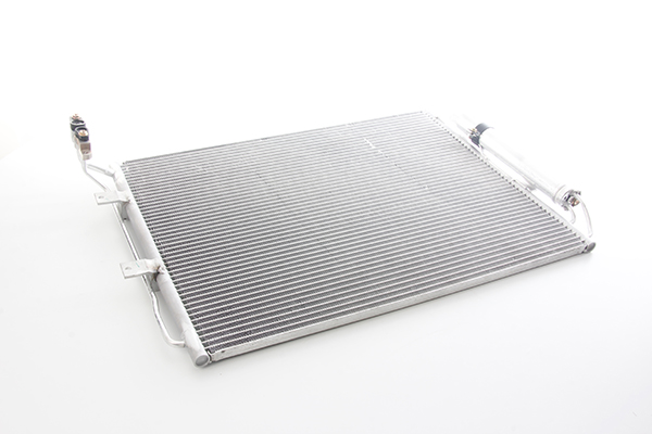 Airco condensor BSG BSG 15-525-031 Airco condensor BSG BSG 15-525-031