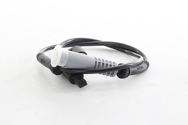 ABS sensor BSG BSG 15-840-001
