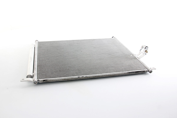 Airco condensor BSG BSG 30-525-028