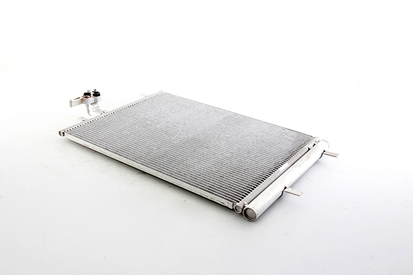 Airco condensor BSG BSG 15-525-015 Airco condensor BSG BSG 15-525-015
