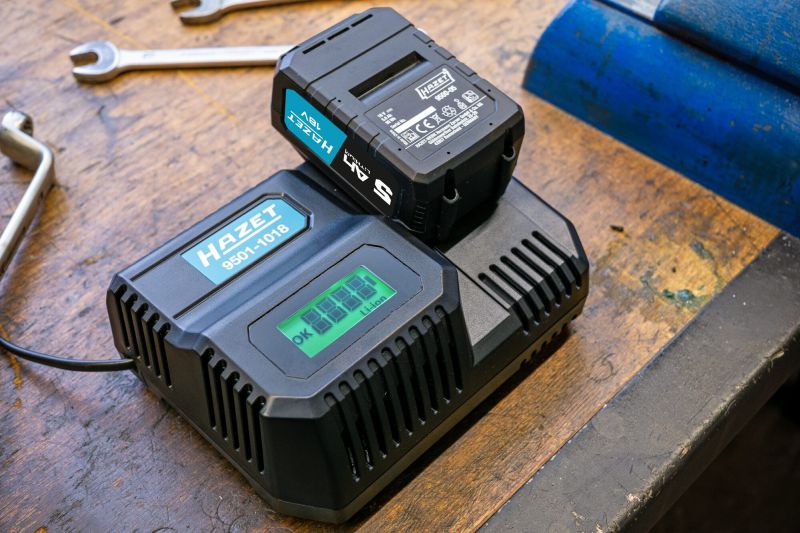 Hazet Batterijlader 9501-1018