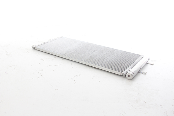 BSG Airco condensor BSG 30-525-025